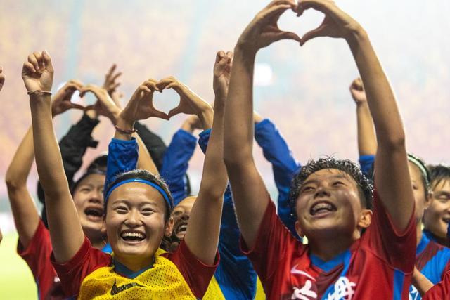 劳森15+12齐麟15分新疆力克首钢 张才仁24分